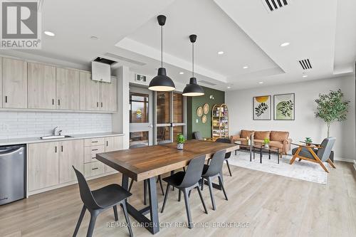 305 - 3998 Victoria Avenue, Lincoln (980 - Lincoln-Jordan/Vineland), ON - Indoor Photo Showing Dining Room