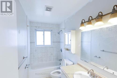 89 Alayne Crescent, London, ON - Indoor Photo Showing Bathroom