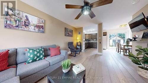 71 Watt Street, Guelph, ON - Indoor Photo Showing Living Room