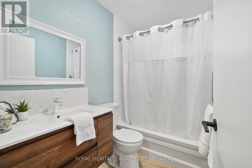 410 Old Hamburg Road, Greater Napanee, ON - Indoor Photo Showing Bathroom