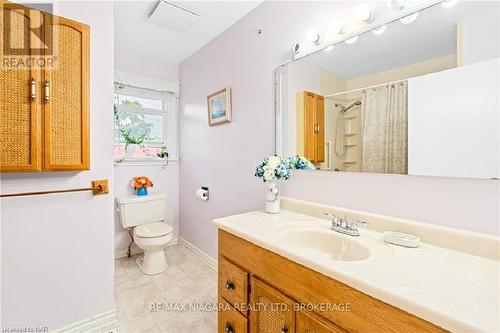 67 Springfield Street, Welland (774 - Dain City), ON - Indoor Photo Showing Bathroom