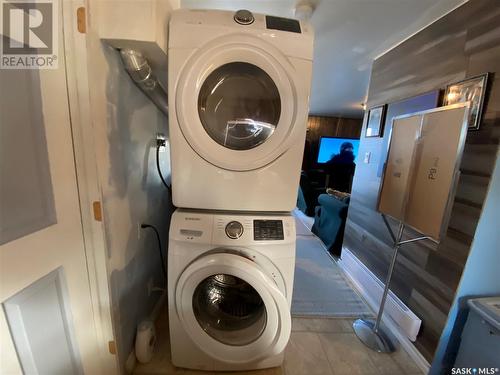 303 Napier Avenue, Cadillac, SK - Indoor Photo Showing Laundry Room