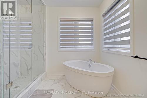 924 Rexton Drive, Oshawa, ON - Indoor Photo Showing Bathroom