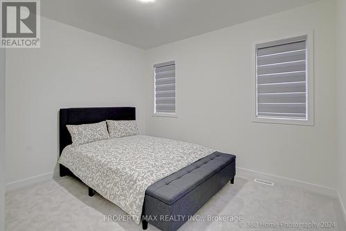 924 Rexton Drive, Oshawa, ON - Indoor Photo Showing Bedroom