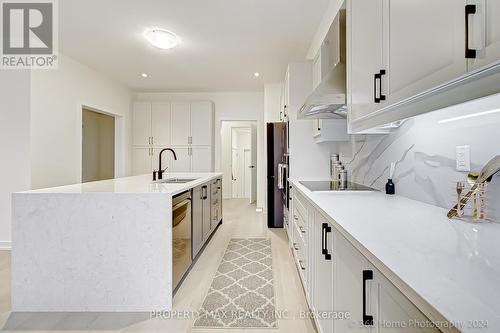 924 Rexton Drive, Oshawa, ON - Indoor Photo Showing Kitchen