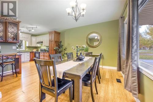 1706 Thurston Road, Sarnia, ON - Indoor Photo Showing Dining Room