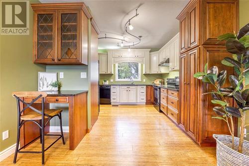 1706 Thurston Road, Sarnia, ON - Indoor Photo Showing Kitchen