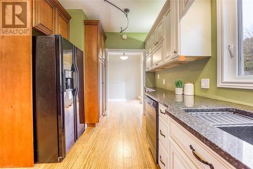 1706 Thurston Road, Sarnia, ON - Indoor Photo Showing Kitchen