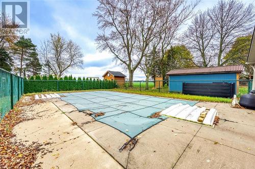 1706 Thurston Road, Sarnia, ON - Outdoor