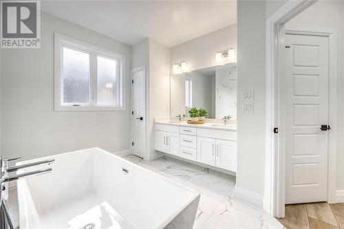 176 Sandpiper Drive, Sarnia, ON - Indoor Photo Showing Bathroom