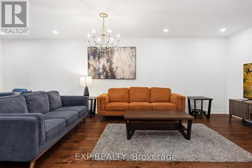 223 Weldrick Road W, Richmond Hill, ON - Indoor Photo Showing Living Room