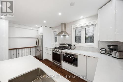 223 Weldrick Road W, Richmond Hill, ON - Indoor Photo Showing Kitchen