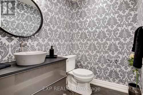 223 Weldrick Road W, Richmond Hill, ON - Indoor Photo Showing Bathroom