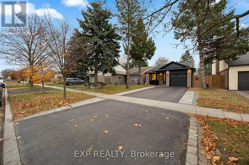 223 Weldrick Road W, Richmond Hill, ON - Outdoor