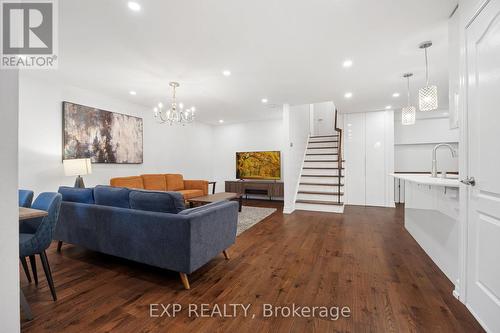 223 Weldrick Road W, Richmond Hill, ON - Indoor Photo Showing Living Room