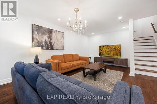 223 Weldrick Road W, Richmond Hill, ON - Indoor Photo Showing Living Room