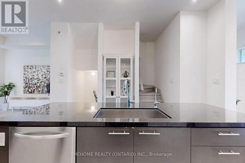 83 Genuine Lane, Richmond Hill, ON - Indoor Photo Showing Kitchen