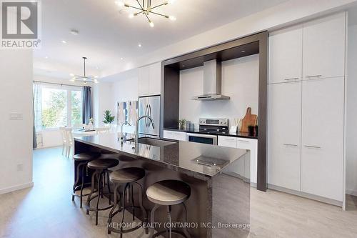 83 Genuine Lane, Richmond Hill, ON - Indoor Photo Showing Kitchen With Upgraded Kitchen