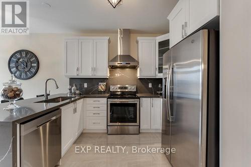 3004 Sierra Drive W, Orillia, ON - Indoor Photo Showing Kitchen