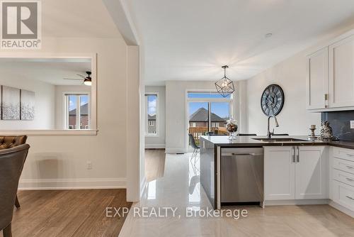 3004 Sierra Drive W, Orillia, ON - Indoor Photo Showing Kitchen