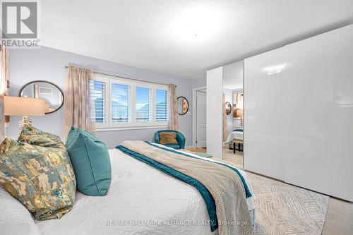 4716 Doug Wright Drive, Burlington, ON - Indoor Photo Showing Bedroom