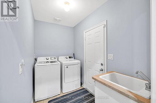 4716 Doug Wright Drive, Burlington, ON - Indoor Photo Showing Laundry Room