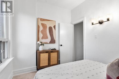 15 Alton Avenue, Toronto, ON - Indoor Photo Showing Bedroom