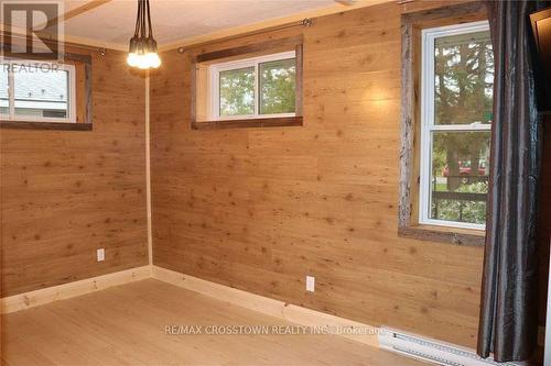 1056 Elm Road, Innisfil, ON - Indoor Photo Showing Other Room