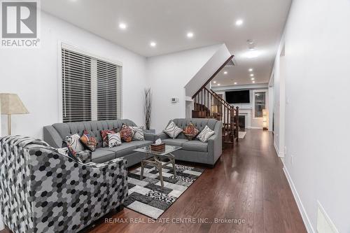 1516 Farmstead Drive, Milton, ON - Indoor Photo Showing Other Room