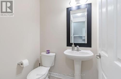 1516 Farmstead Drive, Milton, ON - Indoor Photo Showing Bathroom