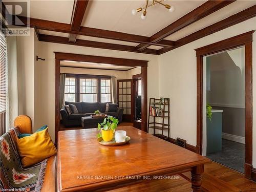 69 Dufferin Street, St. Catharines (451 - Downtown), ON - Indoor Photo Showing Dining Room