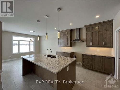 623 Parkview Terrace, Russell, ON - Indoor Photo Showing Kitchen With Double Sink With Upgraded Kitchen