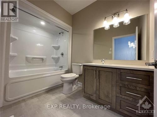 623 Parkview Terrace, Russell, ON - Indoor Photo Showing Bathroom