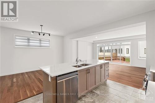 813 Crossgate Street, Ottawa, ON - Indoor Photo Showing Kitchen With Double Sink