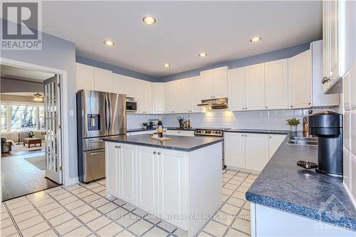 72 Kenins Crescent, Ottawa, ON - Indoor Photo Showing Kitchen With Upgraded Kitchen