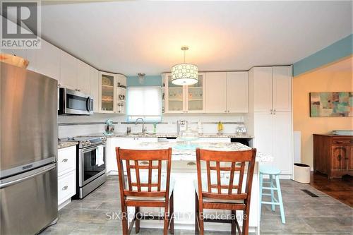 219 Walnut Crescent, Barrie, ON - Indoor Photo Showing Kitchen