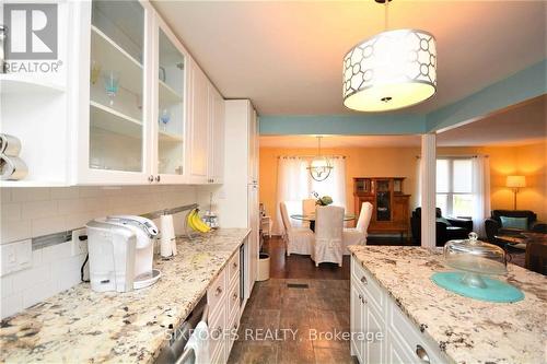 219 Walnut Crescent, Barrie, ON - Indoor Photo Showing Kitchen