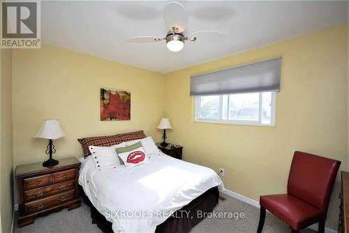 219 Walnut Crescent, Barrie, ON - Indoor Photo Showing Bedroom