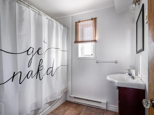 Logement - 219  - 221 Rue St-Hubert, Saint-Jean-Sur-Richelieu, QC - Indoor Photo Showing Bathroom