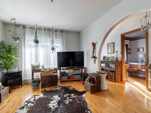 Salon - 219  - 221 Rue St-Hubert, Saint-Jean-Sur-Richelieu, QC - Indoor Photo Showing Living Room