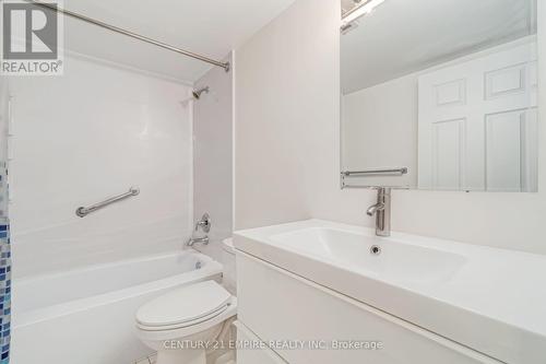 1203 - 5 Lisa Street, Brampton, ON - Indoor Photo Showing Bathroom