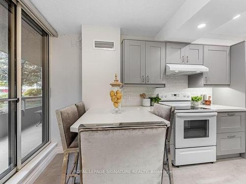 117-1210 Don Mills Rd, Toronto, ON - Indoor Photo Showing Kitchen