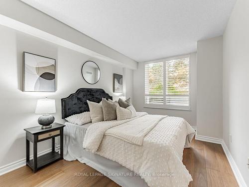 117-1210 Don Mills Rd, Toronto, ON - Indoor Photo Showing Bedroom