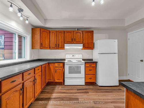 191 John St, Toronto, ON - Indoor Photo Showing Kitchen