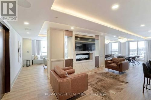 1114 - 1050 Main Street E, Milton, ON - Indoor Photo Showing Living Room