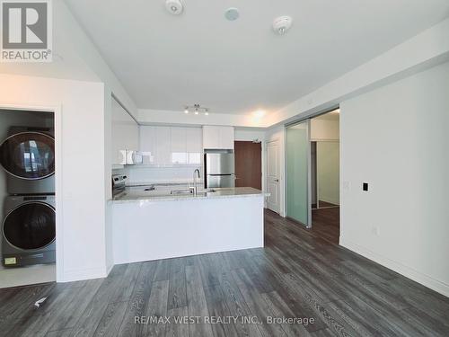 1114 - 1050 Main Street E, Milton, ON - Indoor Photo Showing Kitchen