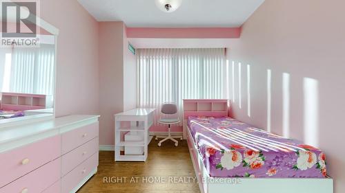 #905 - 1580 Mississauga Valley Boulevard, Mississauga, ON - Indoor Photo Showing Bedroom