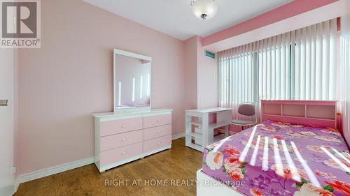 #905 - 1580 Mississauga Valley Boulevard, Mississauga, ON - Indoor Photo Showing Bedroom