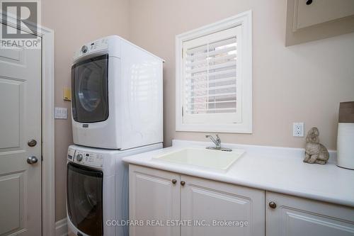 215 Thomson Creek Boulevard, Vaughan, ON - Indoor Photo Showing Laundry Room