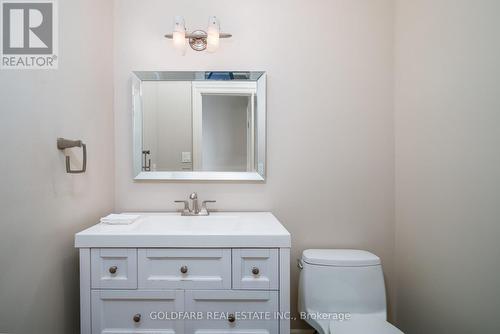 215 Thomson Creek Boulevard, Vaughan, ON - Indoor Photo Showing Bathroom